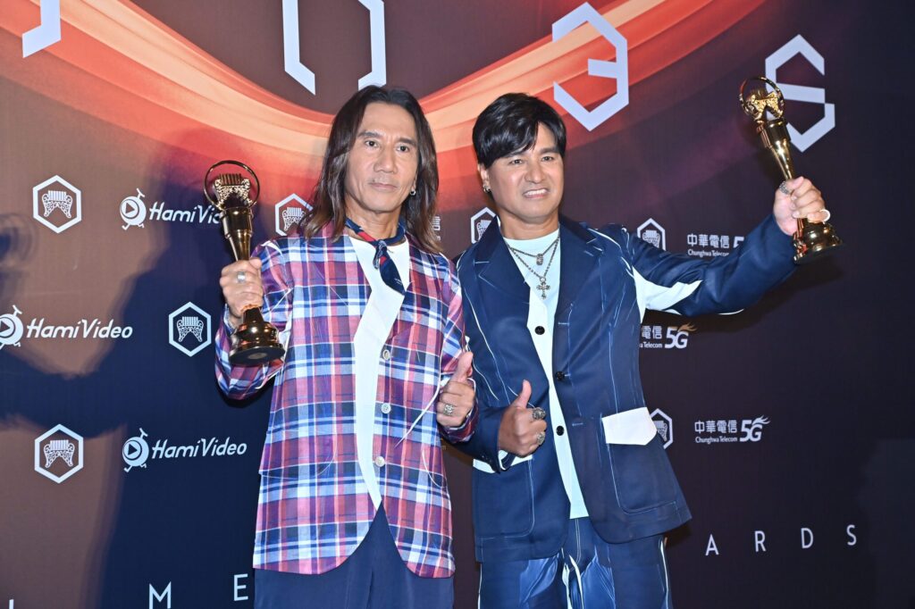 第-36-屆金曲獎最佳演唱組合獎-動力火車-尤秋興-顏志琳相隔20年再次登金曲舞台領獎