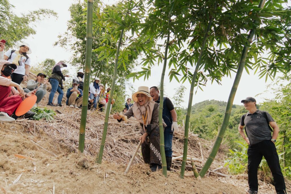 移工走入山林 貓空一日筍農體驗 感受臺北別樣風情