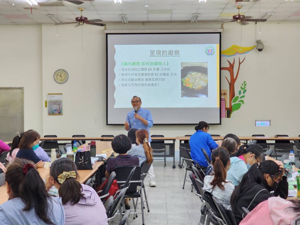 強化校園供餐品質 中市教育局攜手食安處舉辦廚工衛生研習
