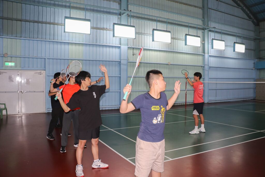 飛行少年羽球夏令營　蘆少中心陪伴關心　引導少年入正途