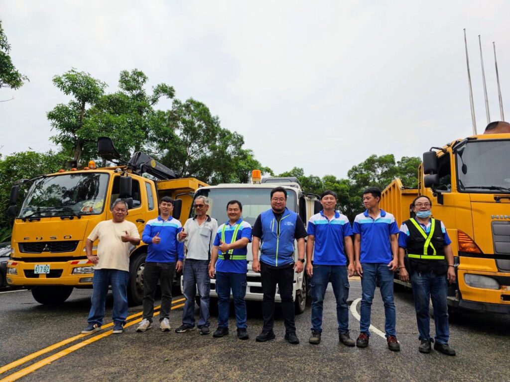 基市環保局整裝機具 南下支援嘉義縣災後重建