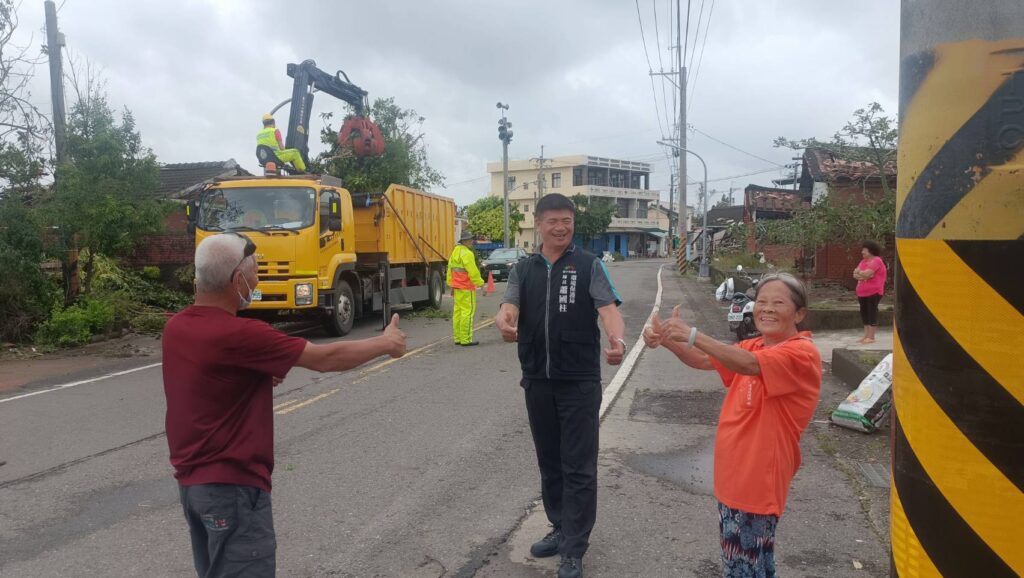 中市環保局馳援嘉義縣災後復原 民眾感佩援助同心走過災後時刻
