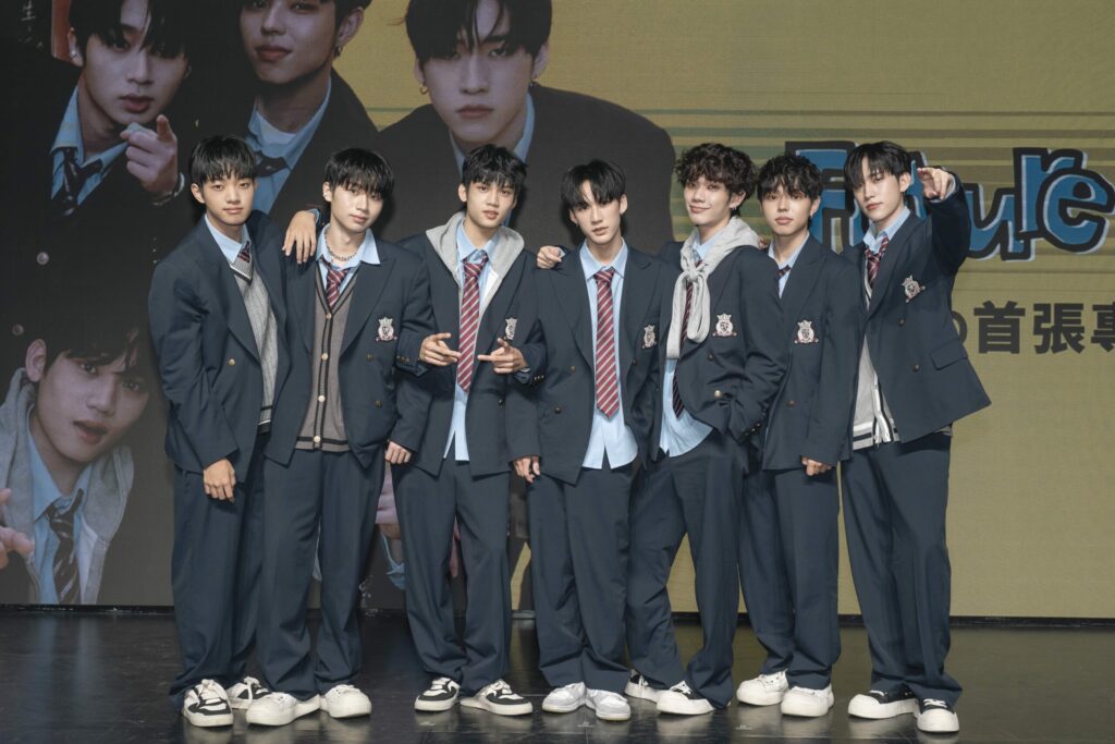 ff.o-首張專輯銷售冠軍-7位團員信守彼此承諾-迎向閃耀未來