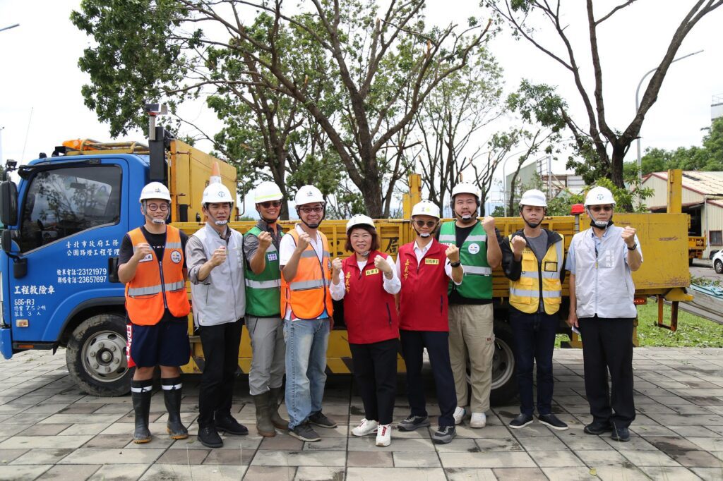 黃敏惠慰勉災後救援人員　感謝各縣市齊力修復嘉義市容
