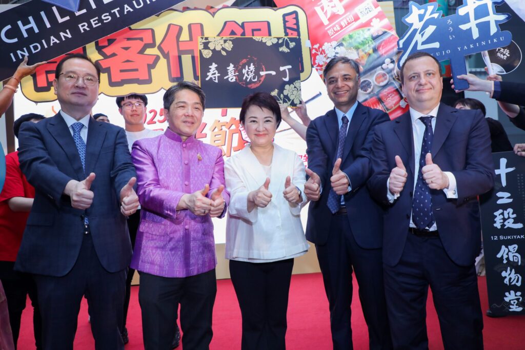 台中鍋烤節國際升級！-　盧市長攜手四國駐台代表共推美食外交：估帶動逾200億商機