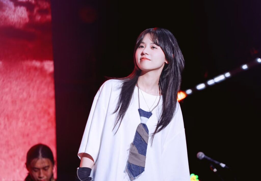 163braces-吳朵芸首次長程海外宣傳-雨神跟著跑