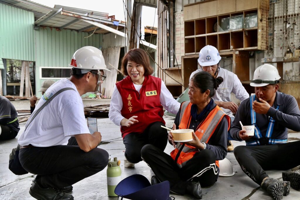 黃敏惠感謝各縣市災後全力支援　陳其邁赴嘉義市為工程人員加油打氣