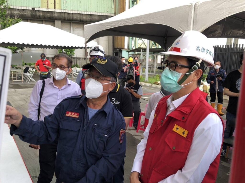 小港三元能源火警火勢熄滅　主力消防部隊今日中午撤離　市府留守部分人力持續監控