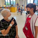 小小志工走進失智據點　用陪伴點亮長者笑容