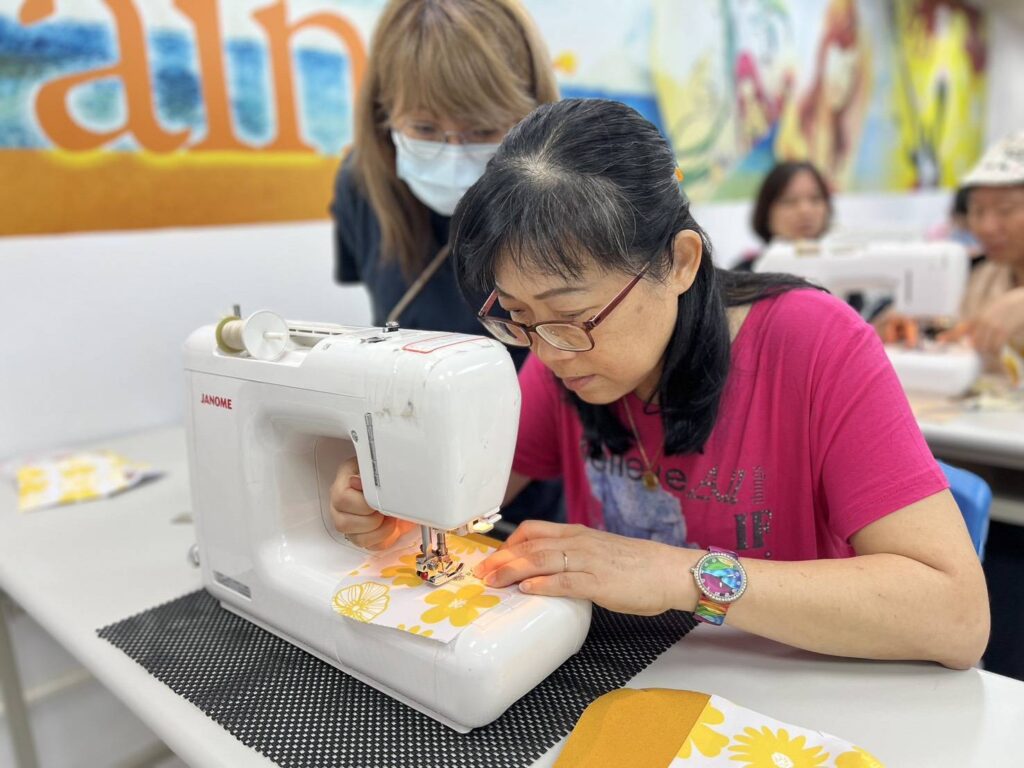 特定對象職訓課程熱烈回響 文青手拿包打造就業新路