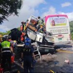 萬里大貨車撞客運釀死傷 謝國樑致電慰問並指示全力關懷協助