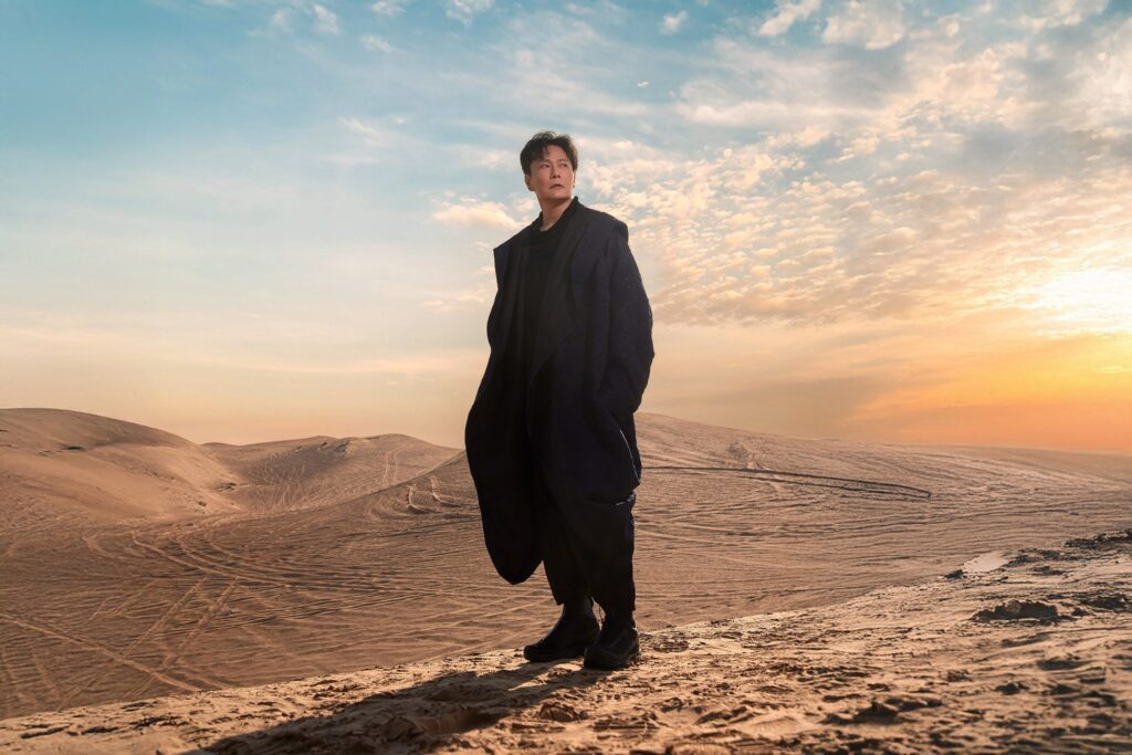 張信哲杜拜沙漠拍攝mv-不畏逆境沙塵暴中壯烈完成