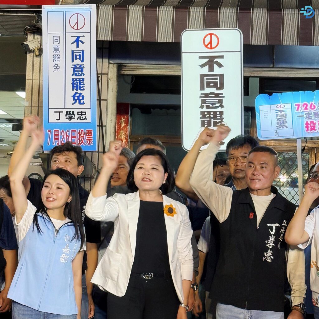 守護咱ㄟ海線！丁學忠徒步拜票感謝鄉親一路相挺