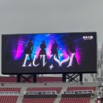 女團＋韓星＋啦啦隊甜心同框-女團luvssi-於球場巨型螢幕氣勢登場