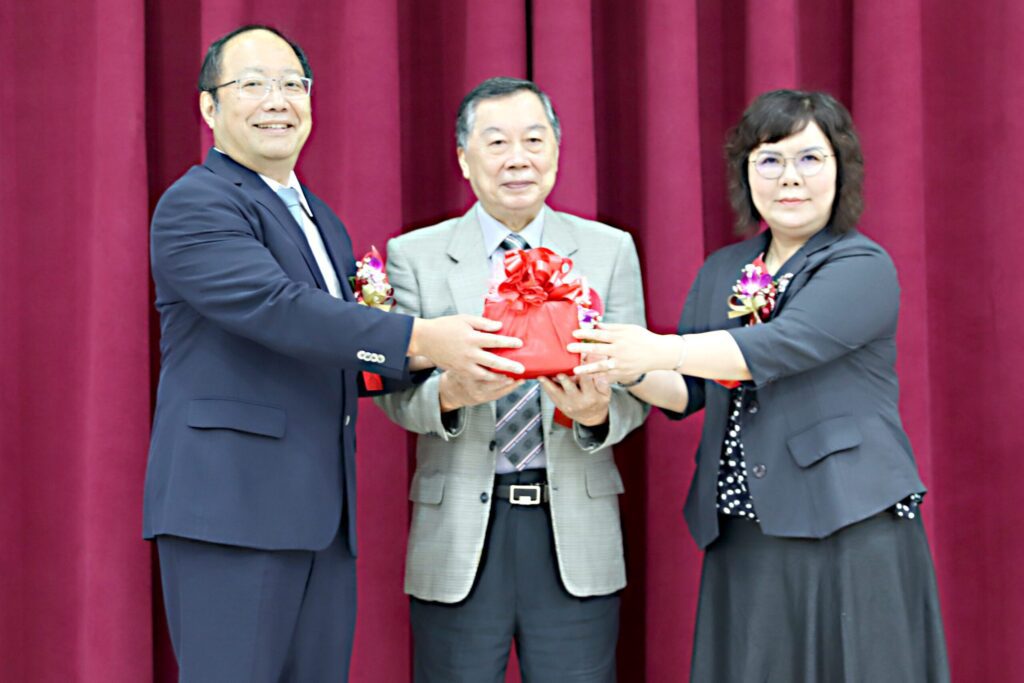 中華醫大創校首任女性校長-全球前2%頂尖科學家李碧娥博士接任第10任校長