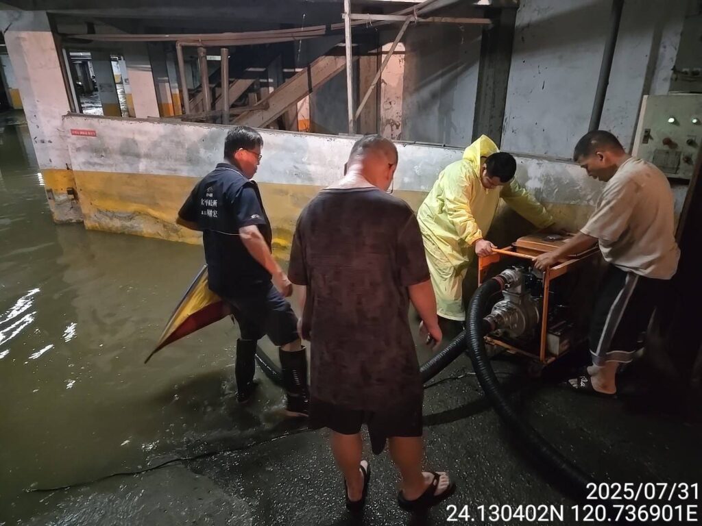 社區大樓地下室積水-太平區里長機警通報移車 盧市長勘災致謝:感謝關鍵時刻基層守護