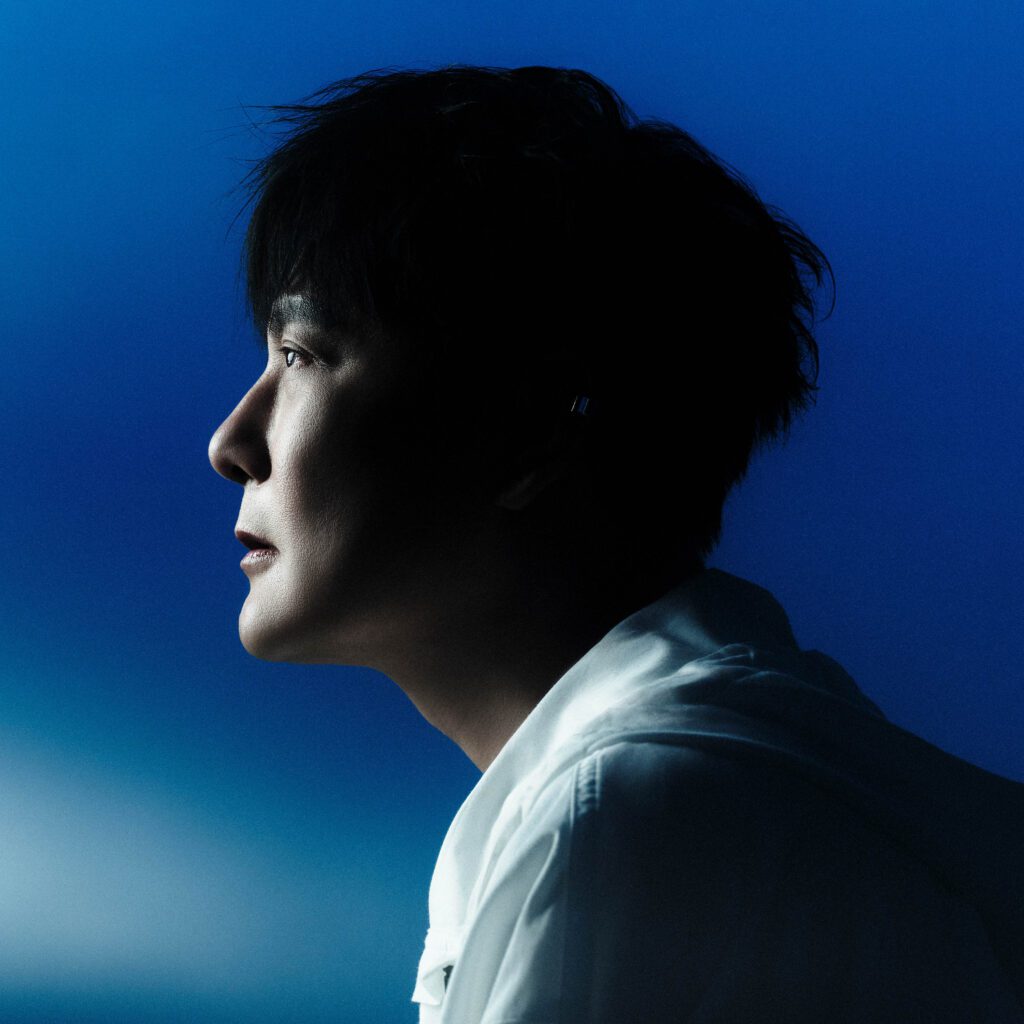 張信哲詩意搖滾刺破沉默-唱出現代群體冷漠背後的吶喊