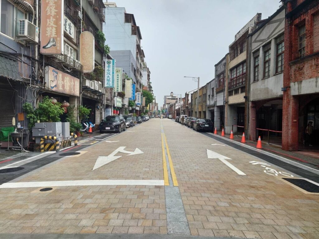 萬華廣州街鋪面展現新風貌　花崗岩磚更顯文化質感