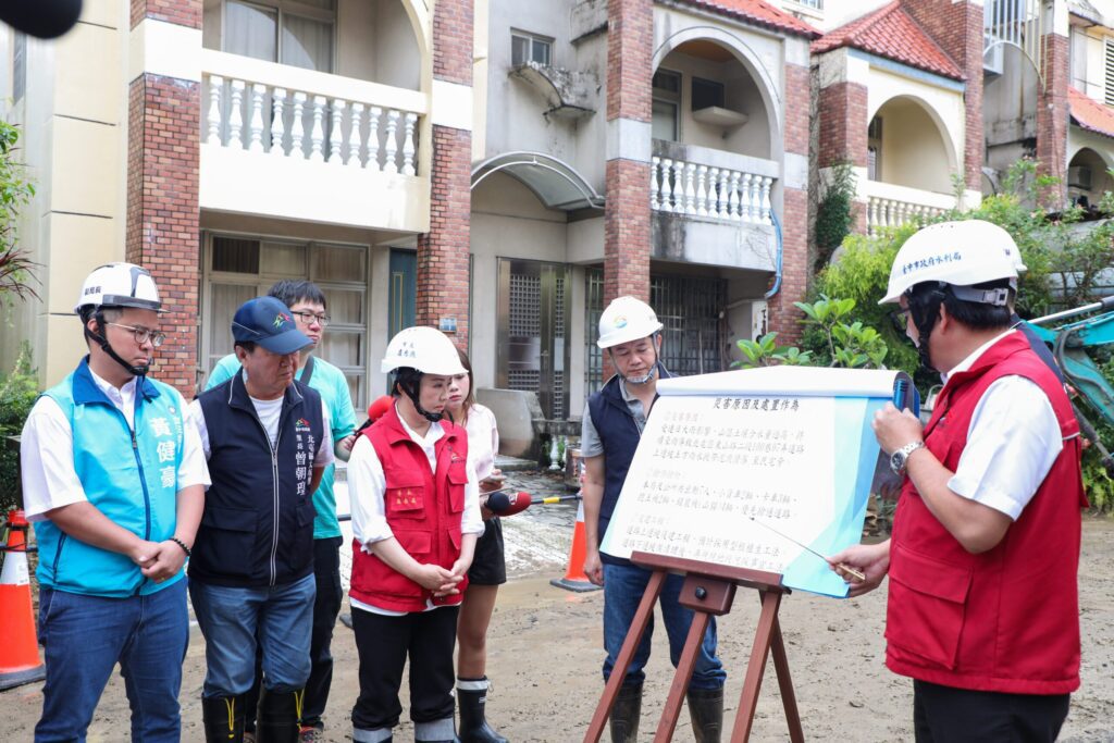 7月雨量破21年紀錄！-北屯、石岡邊坡滑落波及6戶　盧市長親勘災指示：全力復原、保障居民安全