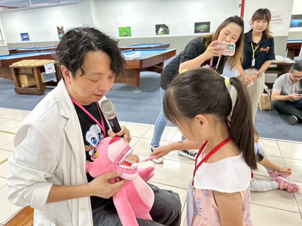 基隆幼兒牙醫體驗營推廣正確口腔保健　從此不怕看牙醫