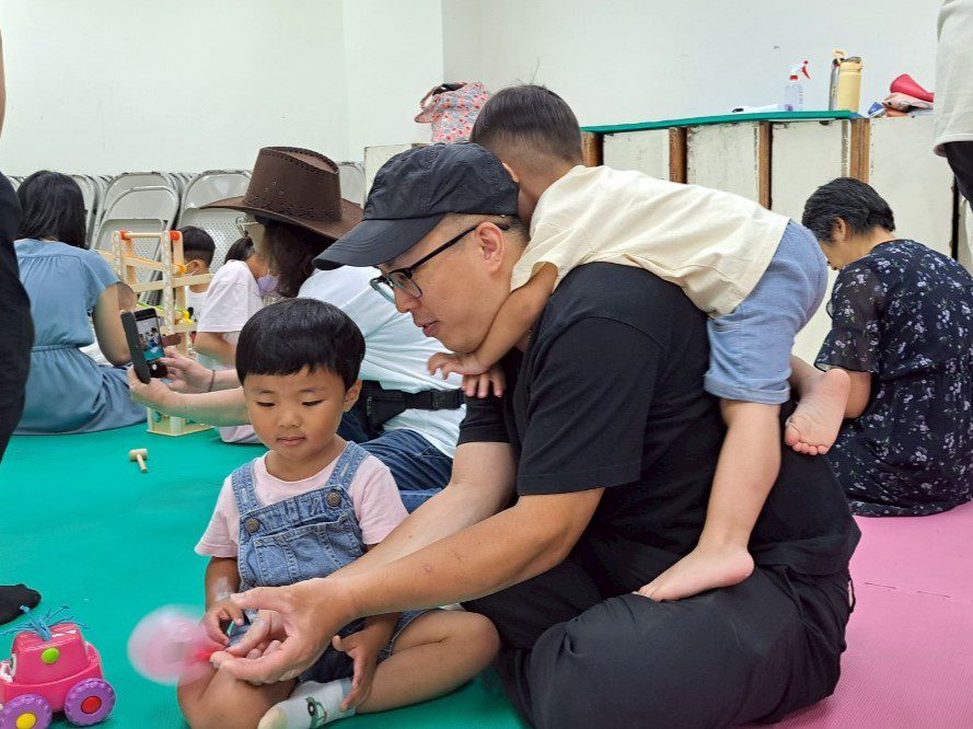 父親節前夕 新莊區居家托育聯合協力圈 爸氣闖天下