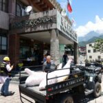 高市府送暖原鄉　陳其邁今日親赴桃源北三里送整豬-　