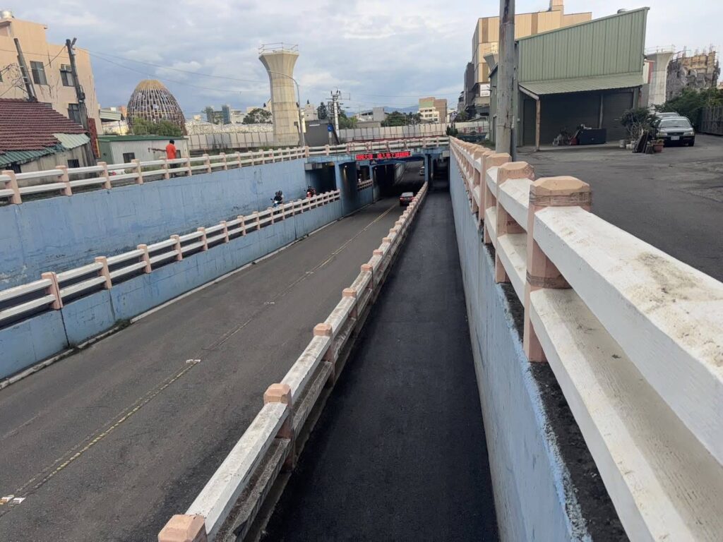 嘉市文化路地下道路面完成鋪設　提升機車行車舒適與安全