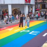 打卡熱點升級！西門町「彩虹6號」換新裝　迎接10月同志大遊行