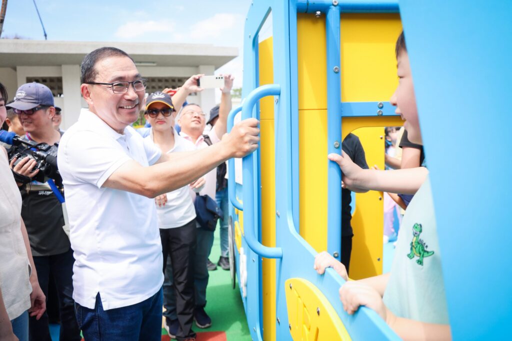 中環公園完工啟用　侯友宜：塭仔圳開發重大里程碑