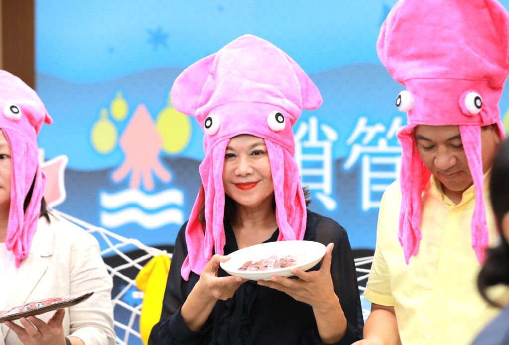 邱佩琳戴鎖管帽代言　基隆鎖管季8/24碧砂漁港登場