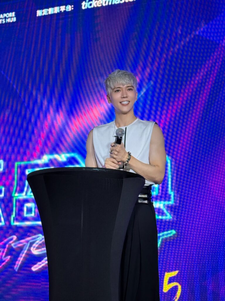 bii畢書盡啟動第二屆新加坡新傳媒-yes-933-潮流音樂盛典