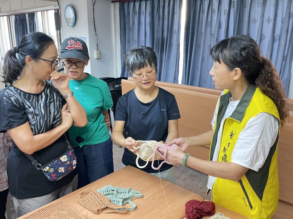 基隆市府推編織體驗課程　助弱勢就業者提升手作力