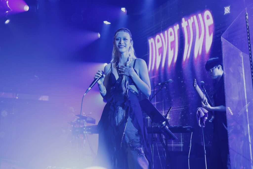 jud-陳泳希首場音樂會展現苦練多年琴藝-偶像持修助陣