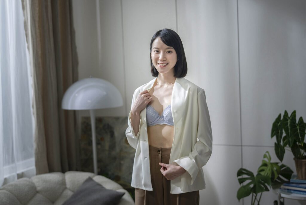 程予希突破最大尺度拍黛安芬內衣-抬頭挺胸好美