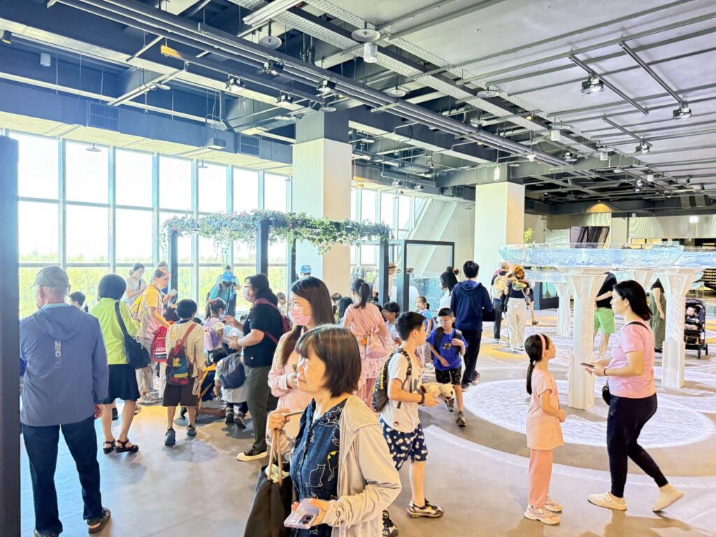 台中海洋館今日開館！　民眾熱情湧入見證六大首創亮點