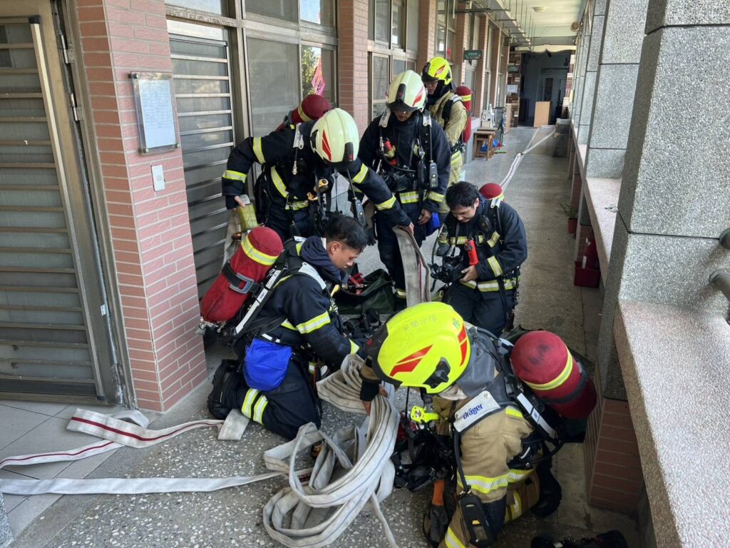 基隆仙洞國小太陽能光電火災實兵演練 多單位協作強化校園防災能量