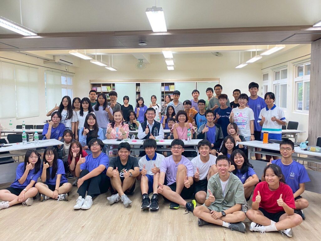 美語說客家、潮舞展創意！-　中市客委會表揚「台中市各高中客家采風教育服務工作坊」成員