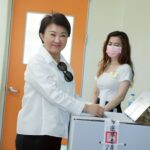 核三重啟公投、台中3選區立委罷免案投票今登場-盧市長赴健行國小投票