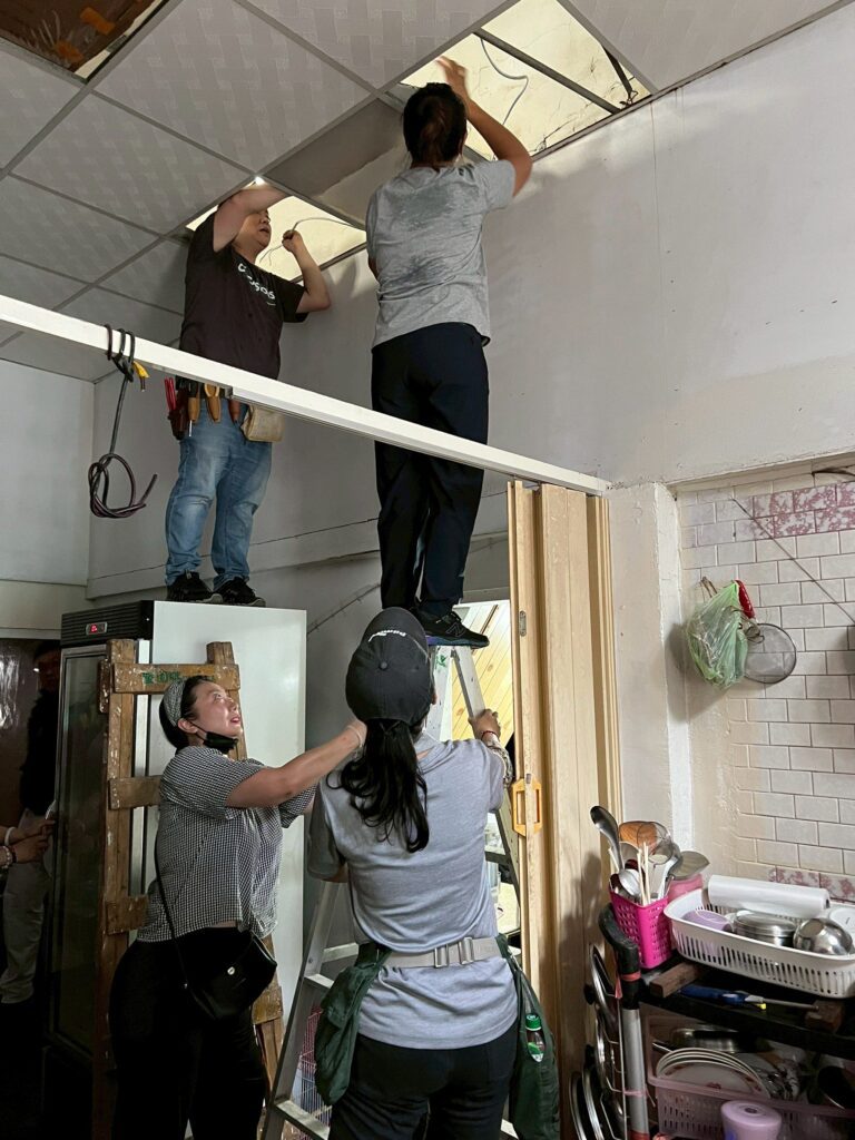 從針線到電線 婦女學習水電修繕技能 還給弱勢家庭安全居住空間