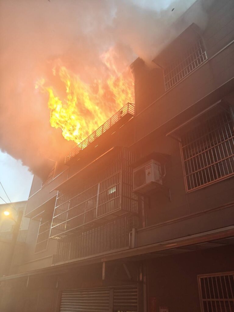 中壢透天厝清晨惡火　三樓鐵窗阻逃生　媳婦與4童葬身火窟