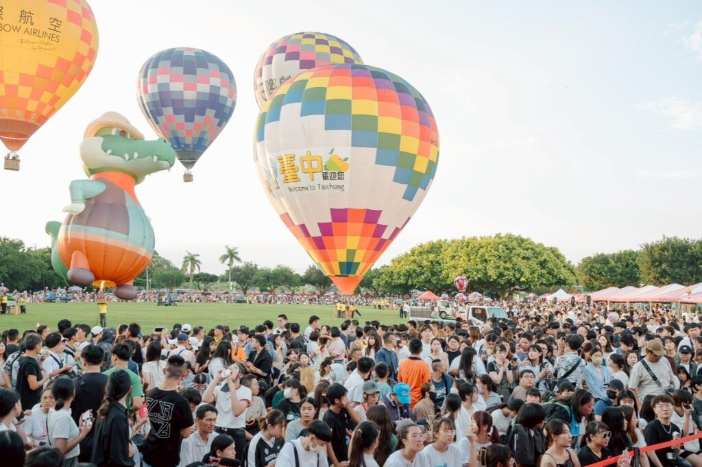 石岡熱氣球人氣爆棚!單日湧入15萬人 民政局長:今年造訪人次將創新高