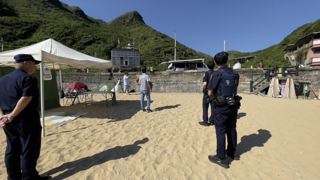 基隆市府強勢取締大武崙沙灘違法業者　依「竊佔罪」送辦