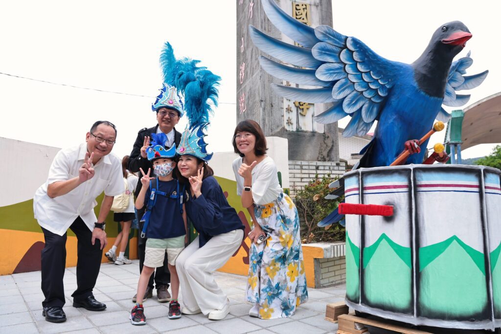 邱佩琳喜迎東信國小新生 強調通學安全與校舍改建雙升級