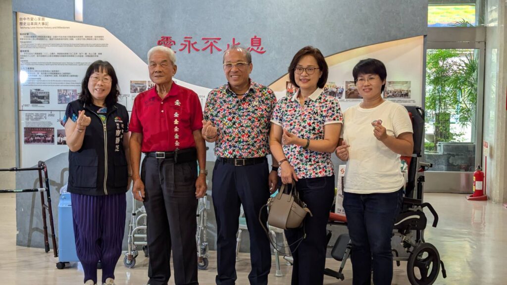 中市企業捐贈90萬元輔具 民眾短期租借免久候