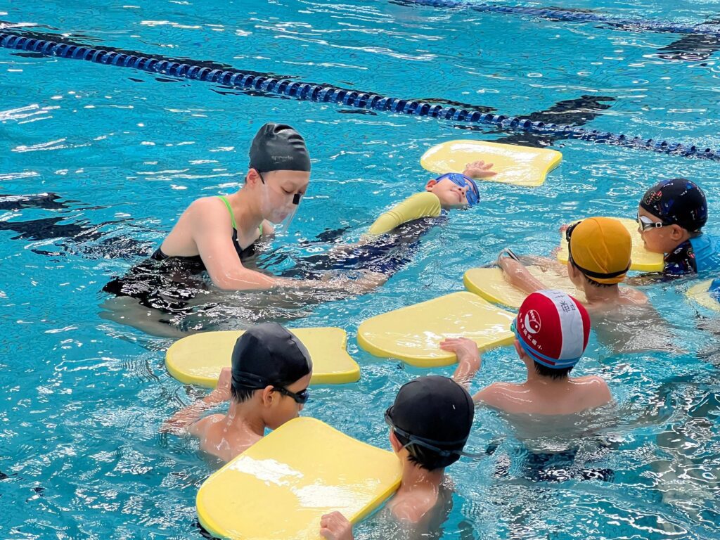全面提升學校游泳教學　中市府投入逾6千萬推動「台中尚泳計畫」