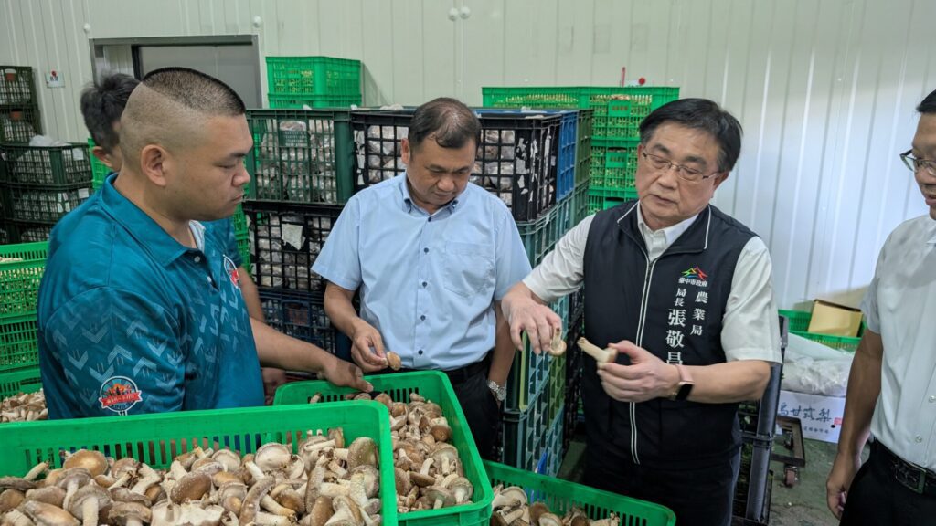 中市雙獲114年全國十大績優農業產銷班 農業局長致贈紅榜祝賀!