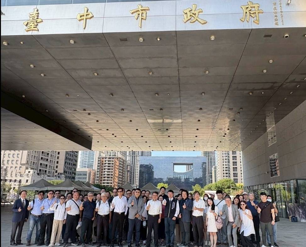 桃園市政府參訪台中宜居建築 跨縣市交流再+1!