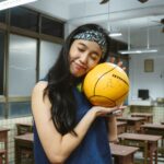 陳庭妮回東勢尋根-重返求學地分享黑暗青春與成長體悟