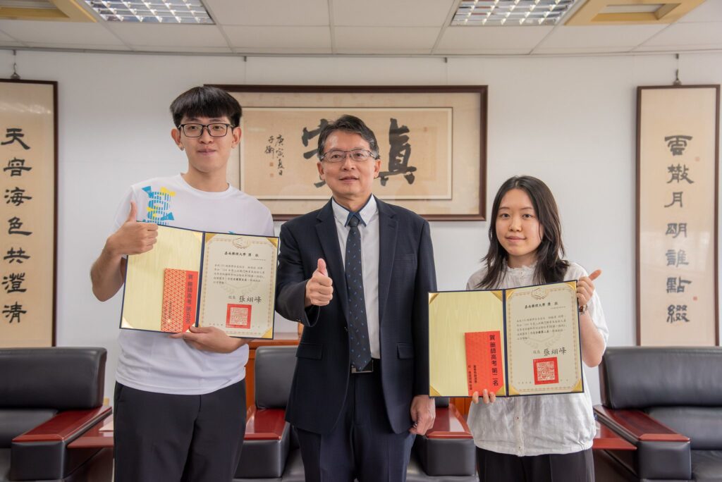 藥師國考榜眼在嘉藥-通過率穩居全國之冠