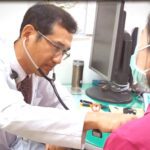 母親失智、女兒壓力爆棚　醫院整合照護解開親情困境